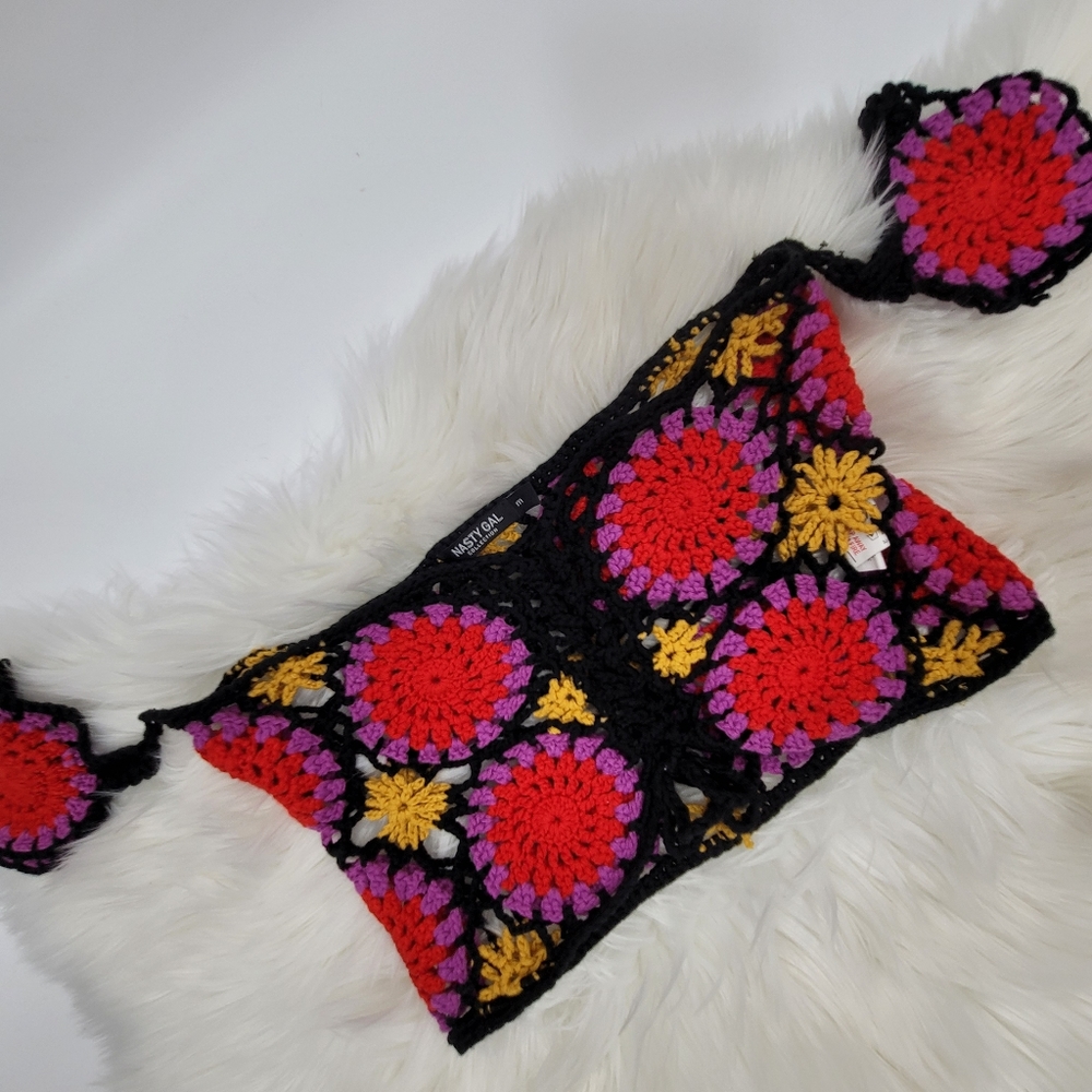 Nasty Gal Size Medium Crochet Crop - Picture 3 of 8